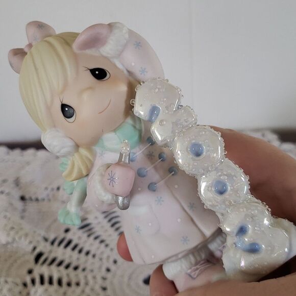 Vintage 2003 Precious Moments"Icy Good Times Ahead" Porcelain Figurine -… - Picture 5 of 7
